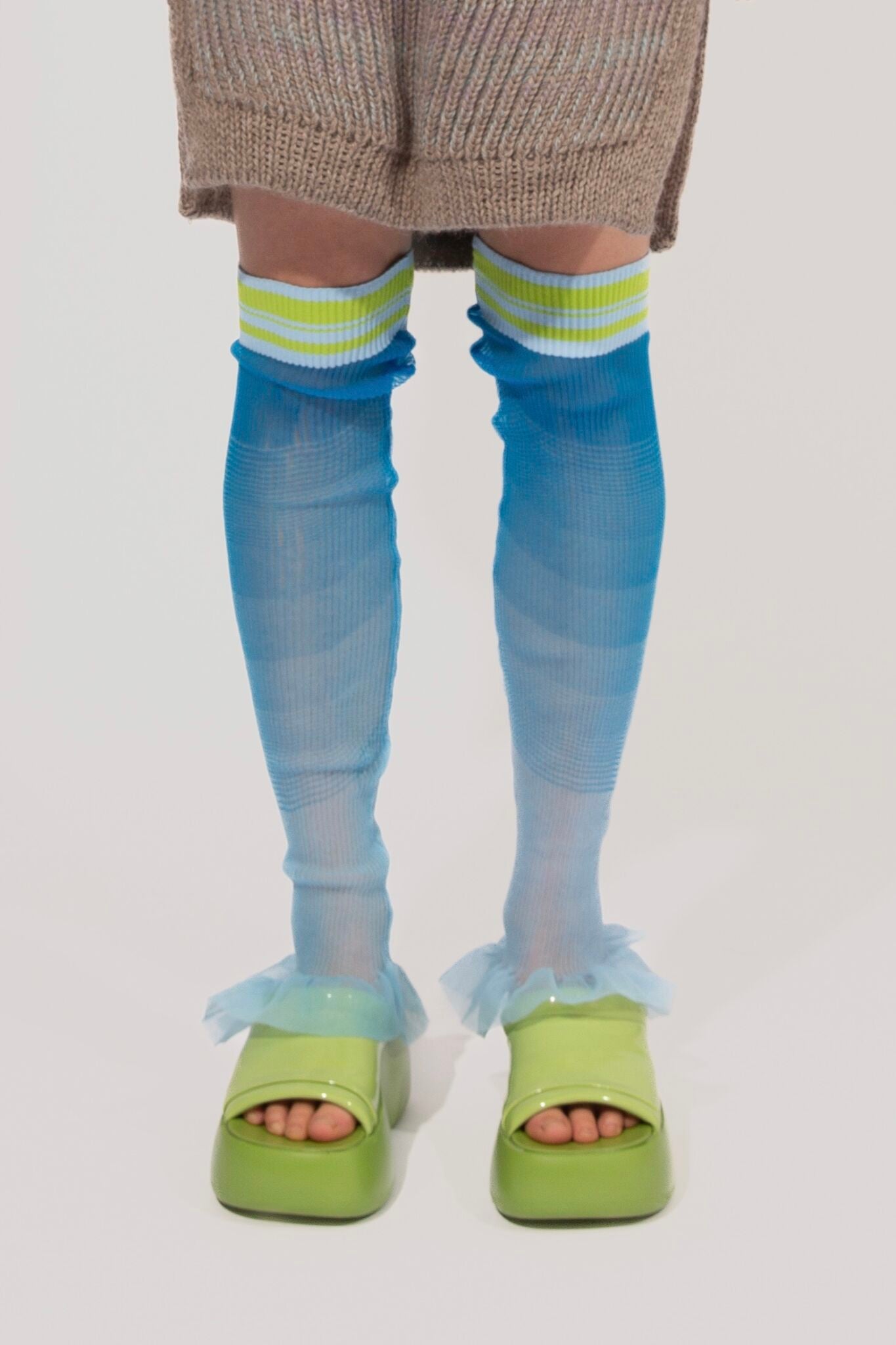 Gradient Frills in blue and lime, knitted, below the knee or the arms