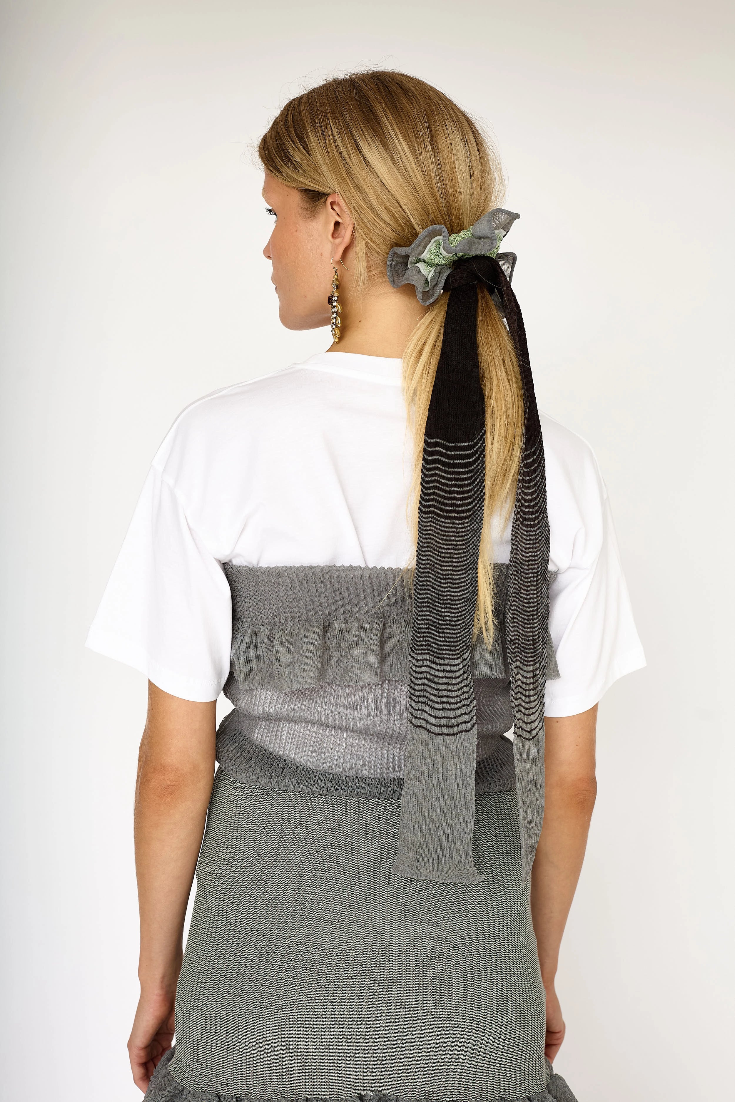 nadia wire THIGH FRILLS/BROWN｜レッグウェア