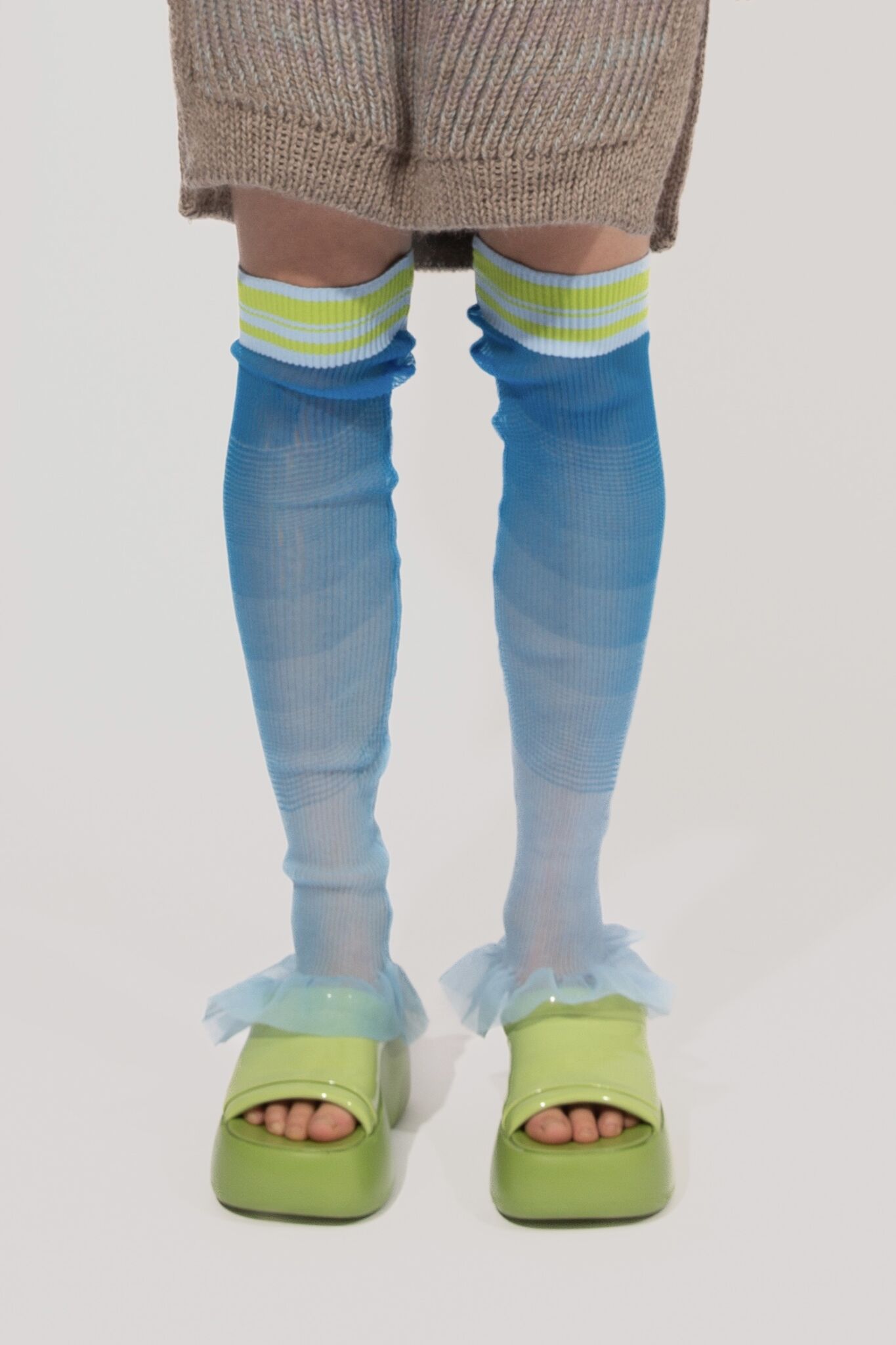 Gradient Frills in blue and lime, knitted, below the knee or the arms