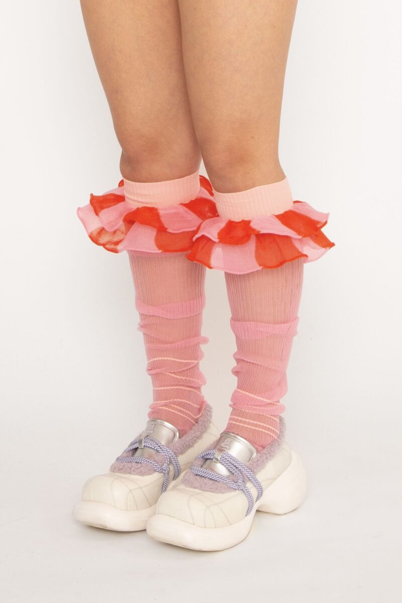 Chess Frills in coral red and pink, knitted and transparent ruffle